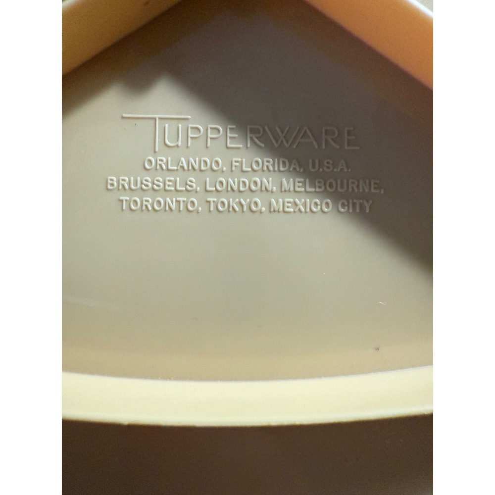 Vintage Tupperware Square Cake Taker Carrier Container Beige Lid & Base - Picture 15 of 16